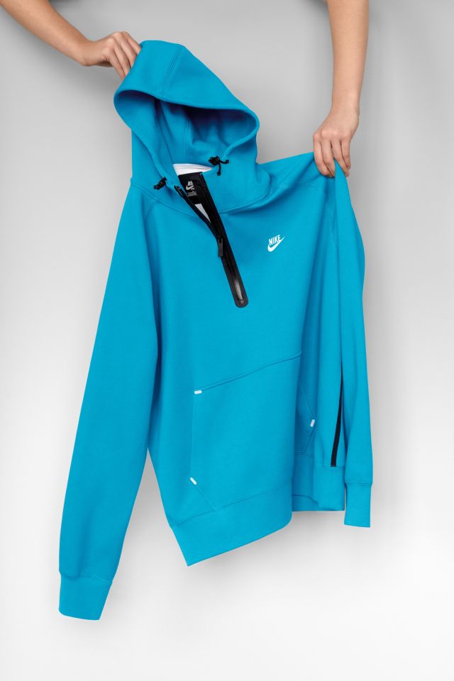 Nová kolekce NIKE SPORTSWEAR JARO 2011 byla představena ve spolupráci se studenty VŠÚP (http://www.luxurymag.cz)